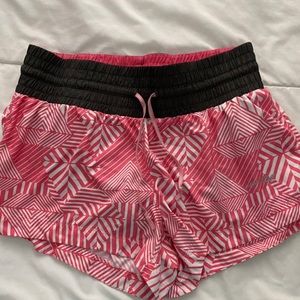 saucony running shorts